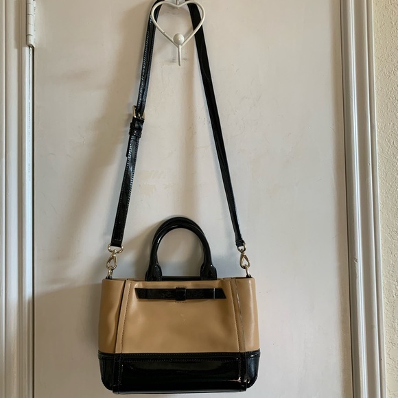Like New Kate Spade ♠️ beautiful shoulder bag. - Picture 3 of 8